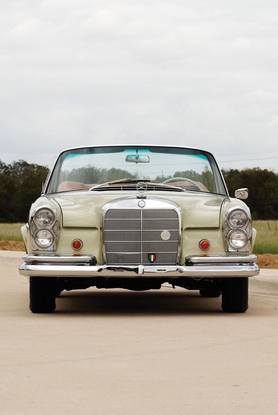  Mercedes-Benz 220 SE Cabriolet 1965 года  (фото 9 из 14)